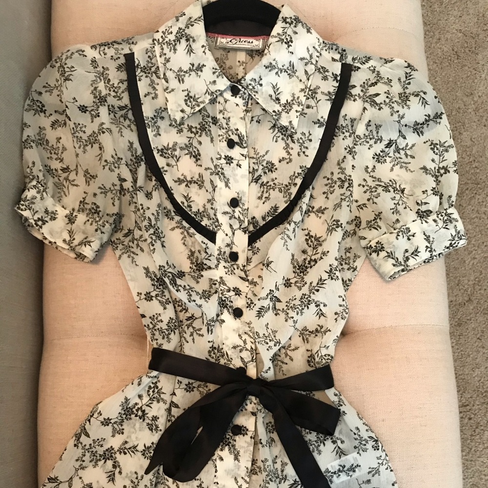 Guess brand silk short sleeved blouse